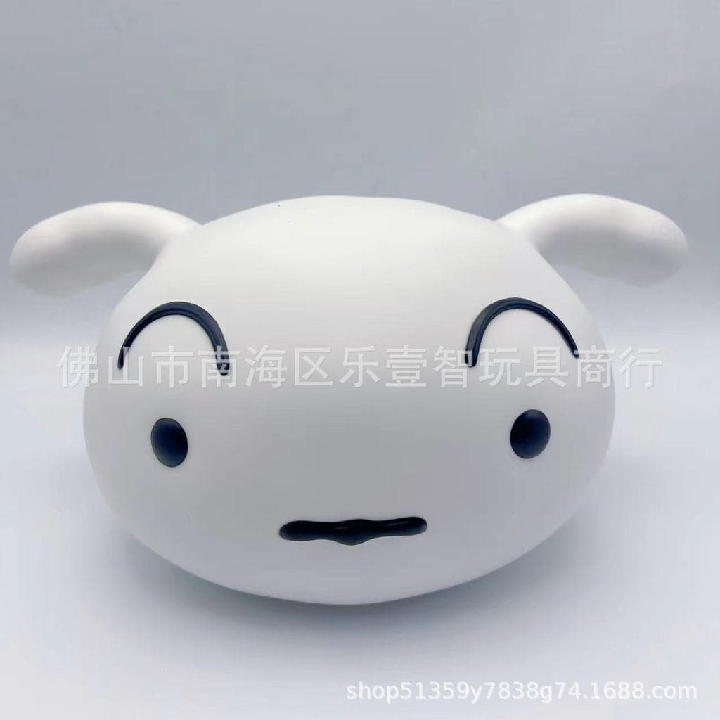 Novo brinquedo da moda: figura do Crayon Shin-chan, boneco de desenho animado de cachorrinho branco, brinquedo, luminári