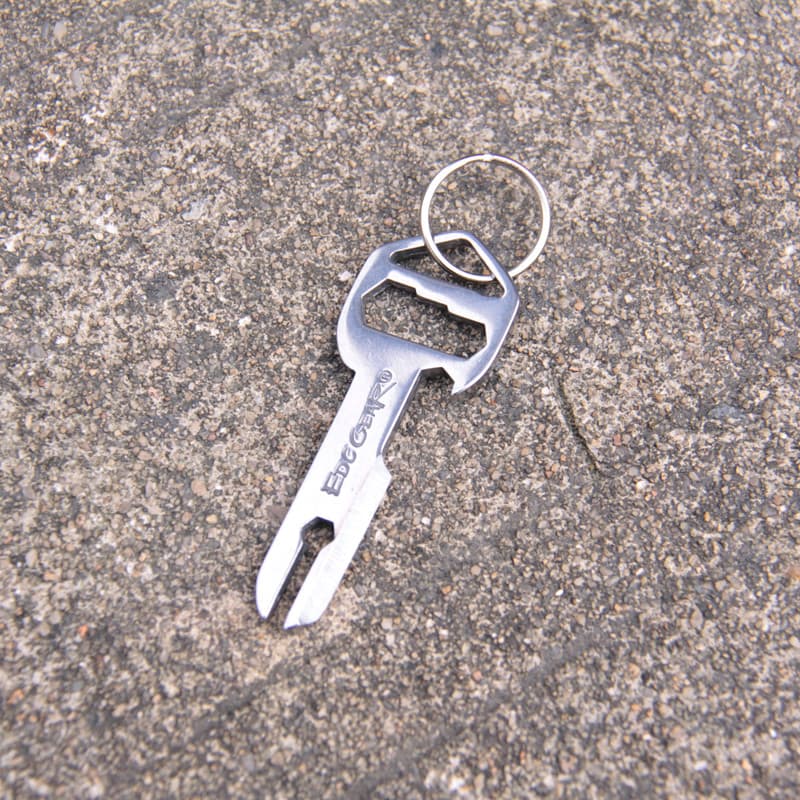 Criativo engrossado aço inoxidável tipo chave Gadget EDC Multi-função abridor de garrafa chave de fenda portátil caixa c
