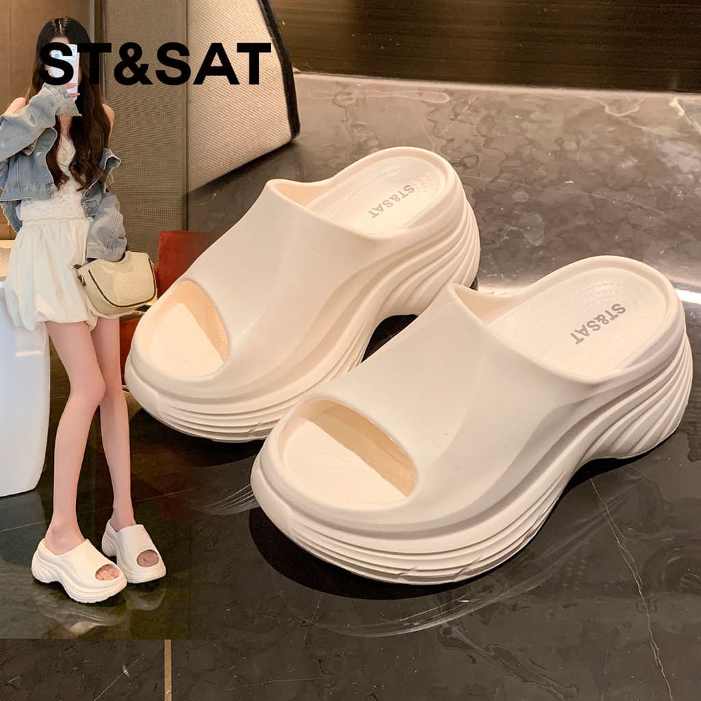 Sábado venda quente de sola grossa aumentando chinelos sandálias femininas 2026 verão novo estilo flip-flops sapatos de