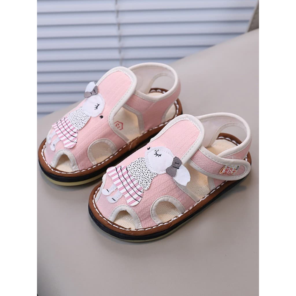 Sandálias Baotou novo estilo bebê criança sapatos verão sandálias de pano à prova de chute interior casa sapatos respirá