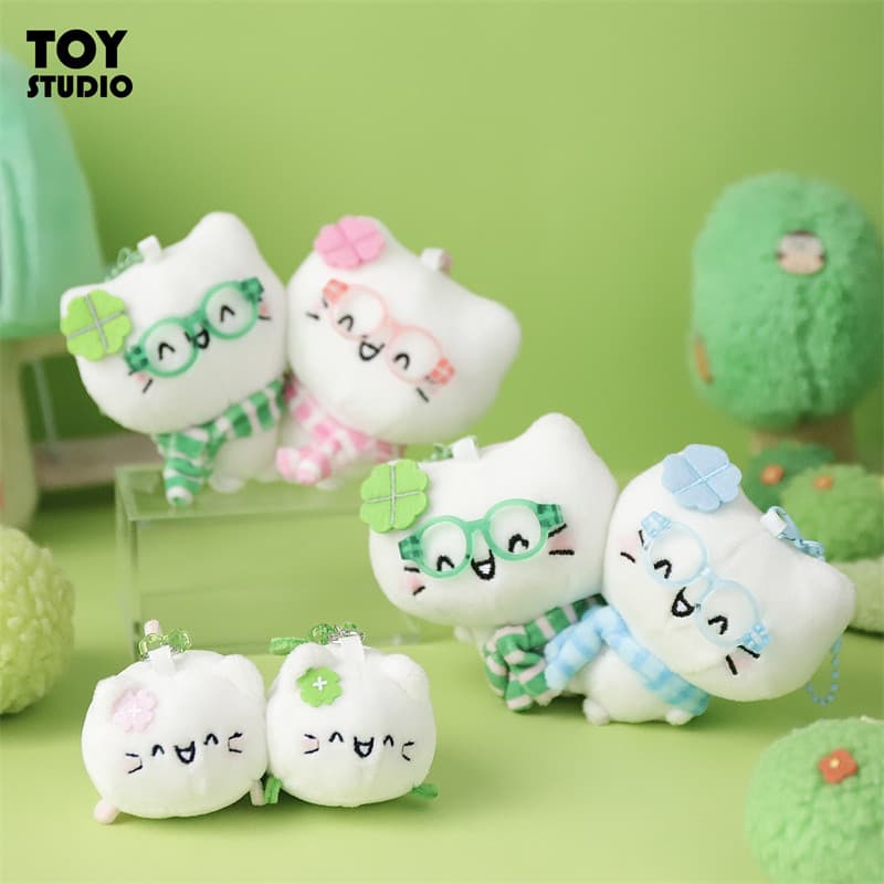Bonito trevo gato adesivo pingente magnético casal boneca de pelúcia pequeno pingente saco de presente pingente chaveiro