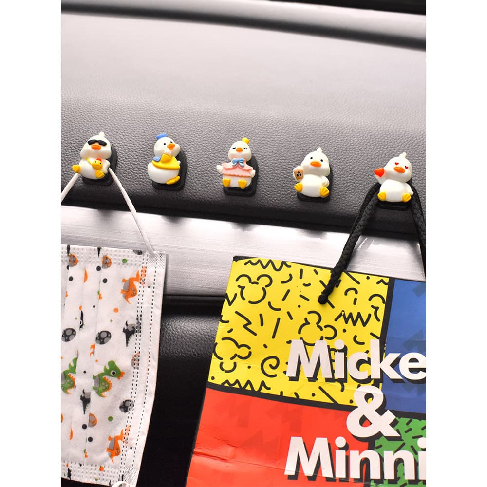 Gancho de carro linha dianteira 2025 influenciador pato bonito dos desenhos animados Multi-função pasta Interior Co-pilo