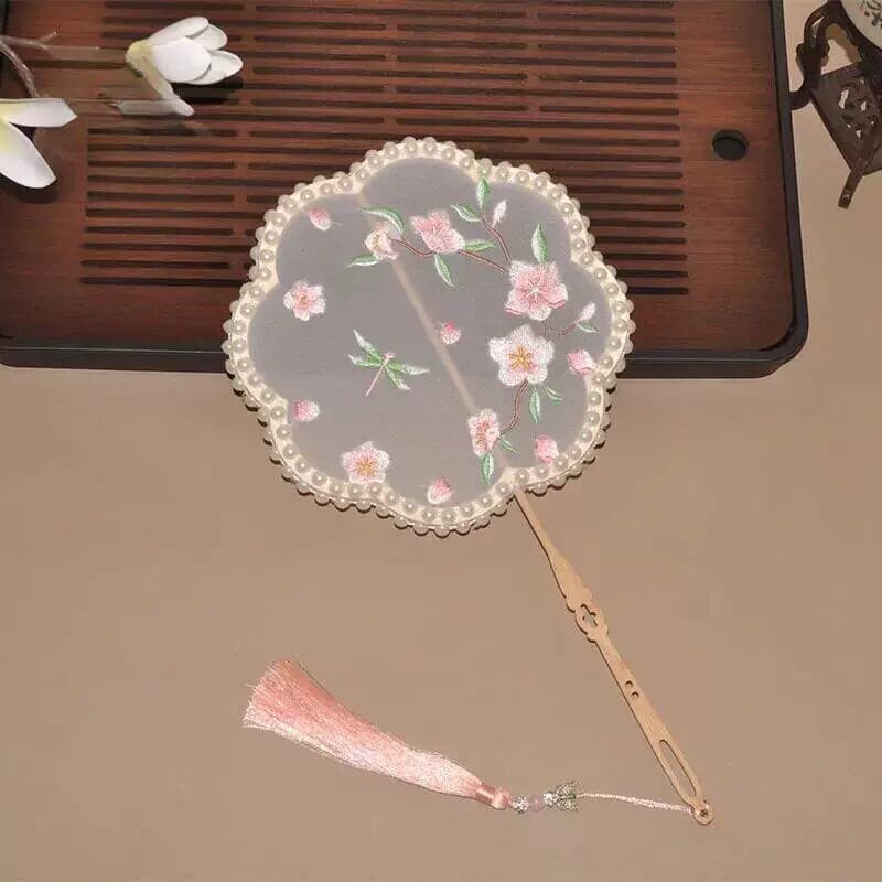 Ventilador de grupo bordado estilo chinês Hanfu foto antigo ventilador de desempenho ventilador de dança Retro