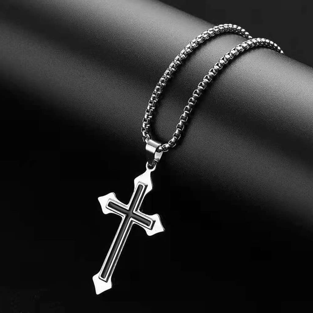 Correntinha de Aço Inoxidável Pingente Cruz em Detalhe Preto Inox
