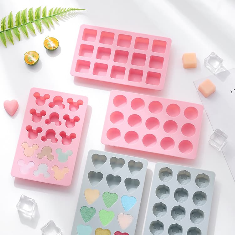 Bonito bonito Silicone bandeja de gelo caixa de gelo dos desenhos animados forma morango caseiro congelado cubo de gelo
