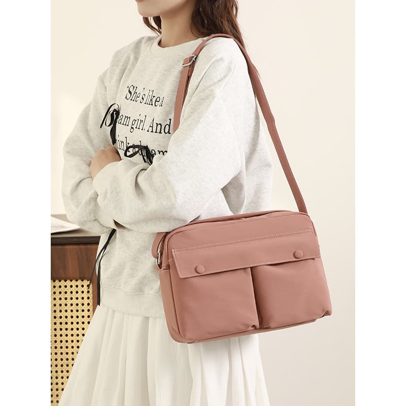 Bolsa mensageiro feminina de alto valor 2026 novo estilo Casual simples pano Oxford leve bolsa de ombro All-match bolsa