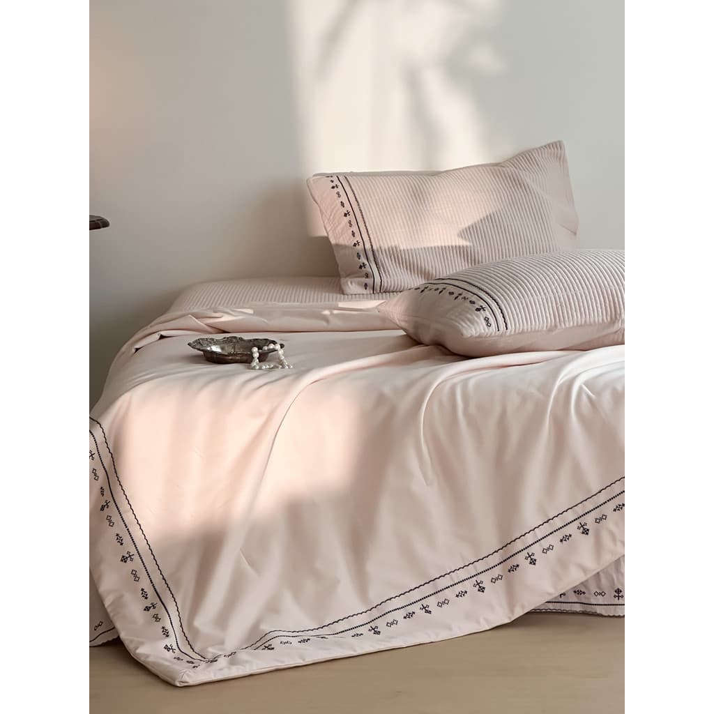 2026 novo estilo de algodão bordado capa cama rosa renda quatro estações Universal cama único verão colcha capa verão le