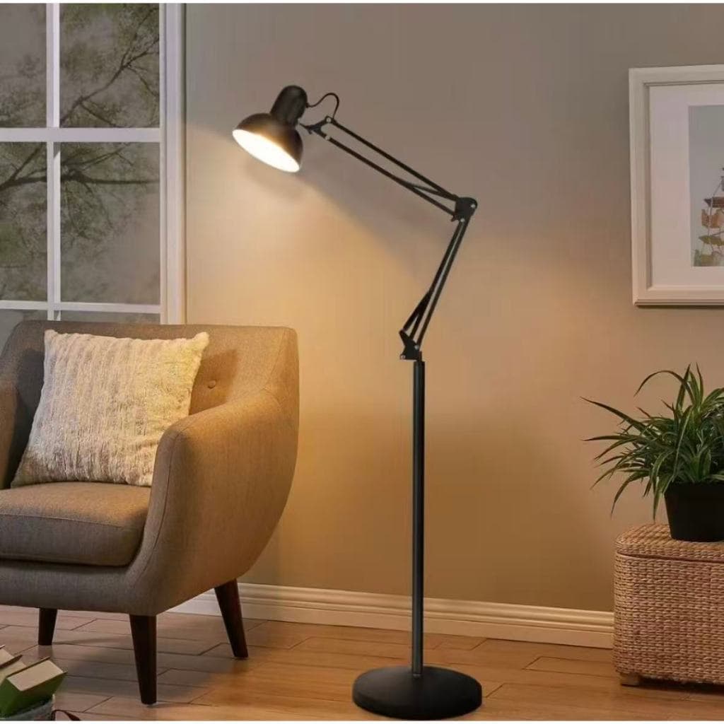 LUMINÁRIA DE CHÃO COM BRAÇO FLEXÍVEL USB