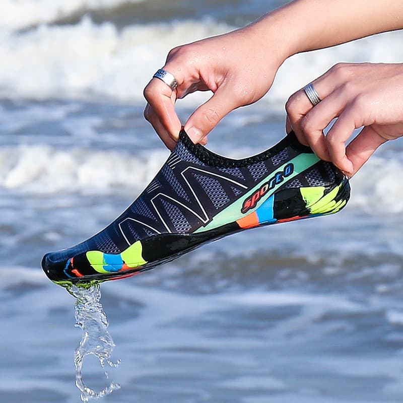 2021 novo estilo sapatos de praia sapatos de natação à beira-mar ao ar livre sandálias de secagem rápida homens sapatos