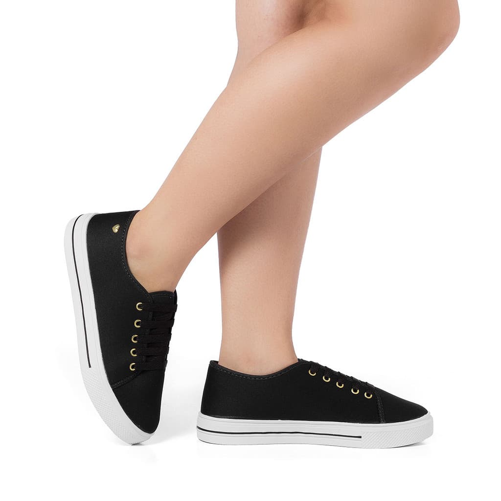 Tênis Feminino Pingente Coração sapato Casual Confort Preto Branco