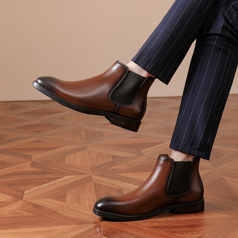2026 primeira camada de couro moda novo estilo britânico sapatos de couro apontados masculinos médio alto-Top Chelsea ca