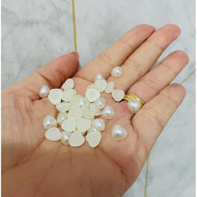 Meia pérola coração 8mm cor perolada