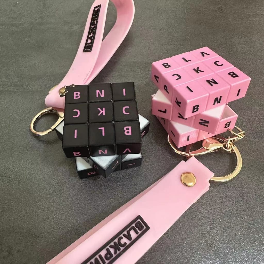 Chaveiro de cubo de Rubik giratório coreano Idol BLACKPINK - *- *
