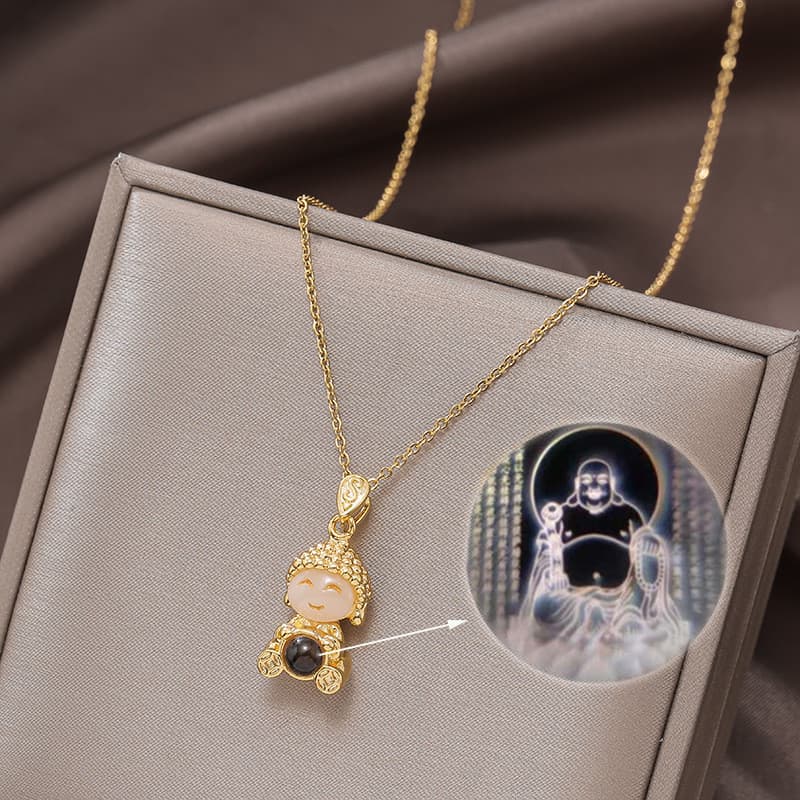 [Estoque pronto] novo estilo coração Sutra projeção pequeno buda colar feminino ouro luxo ouro incrustado Jade clavícula