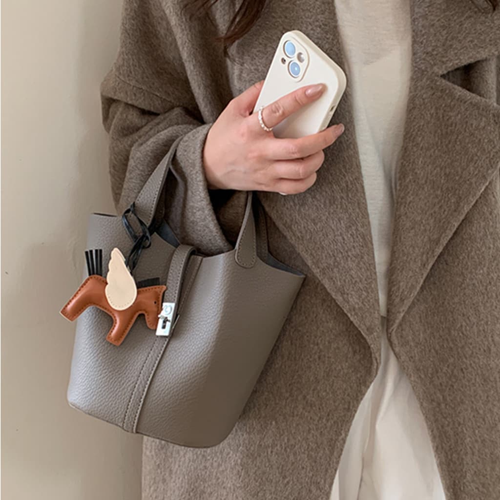 Simples versátil lichia padrão balde saco 2025 nicho Design versão coreana elegante ins moda na moda feminino saco do me