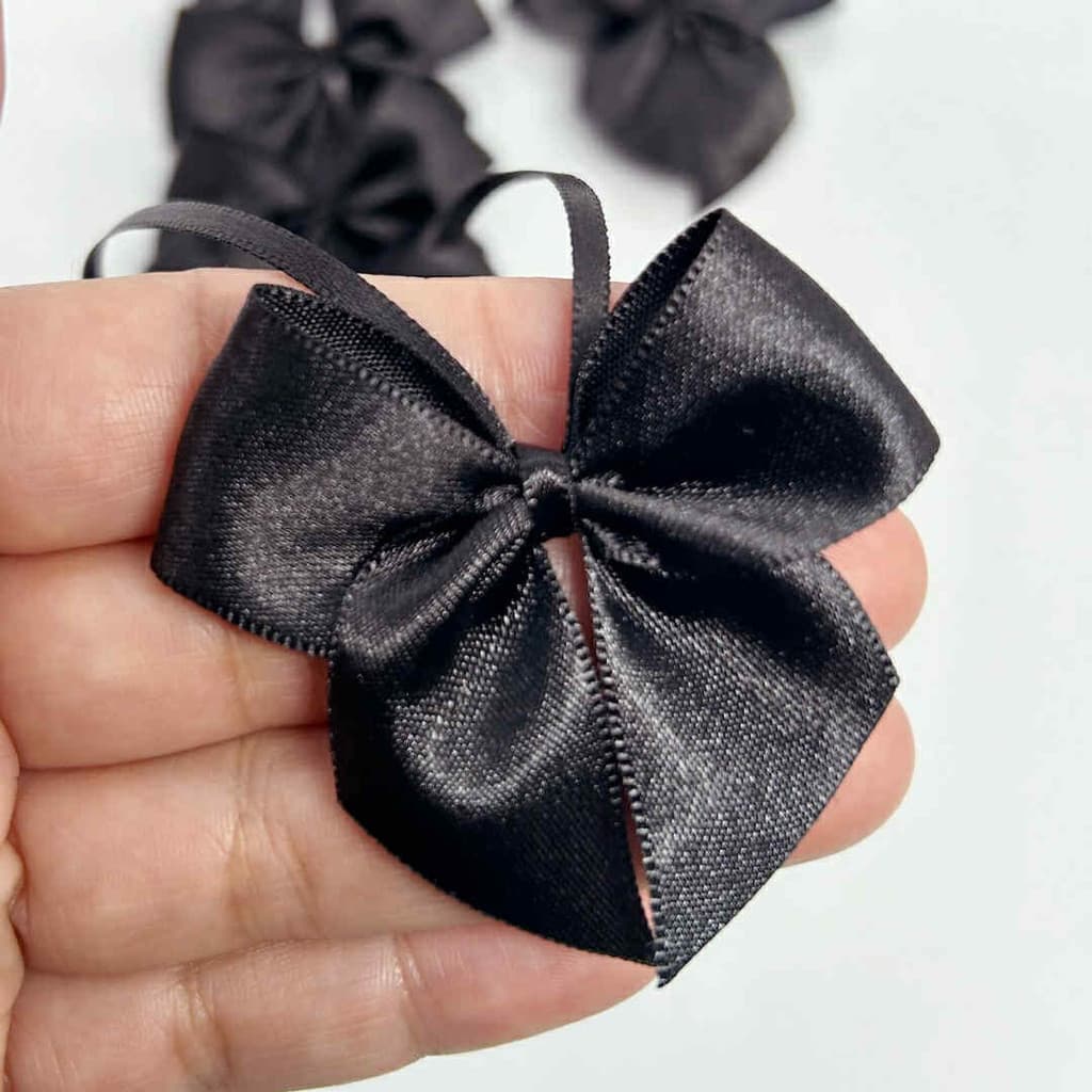 Laço de Cetim Preto COM FITA PRA AMARRAR - 20 Unidades ideal para Presentes Lembrancinhas