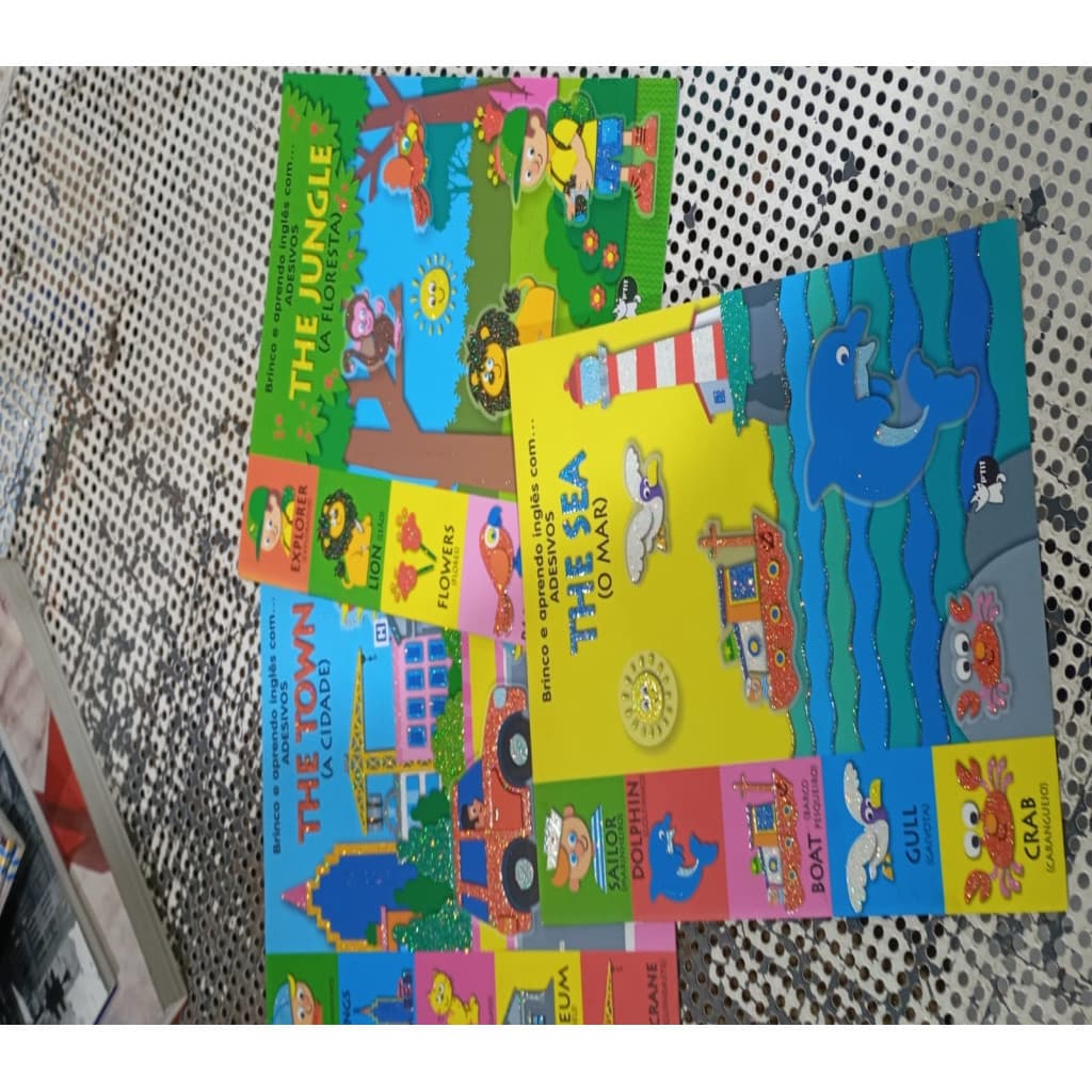 kit com 3 livros brinco e aprendo ingles com adesivos - bilingue autor girassol