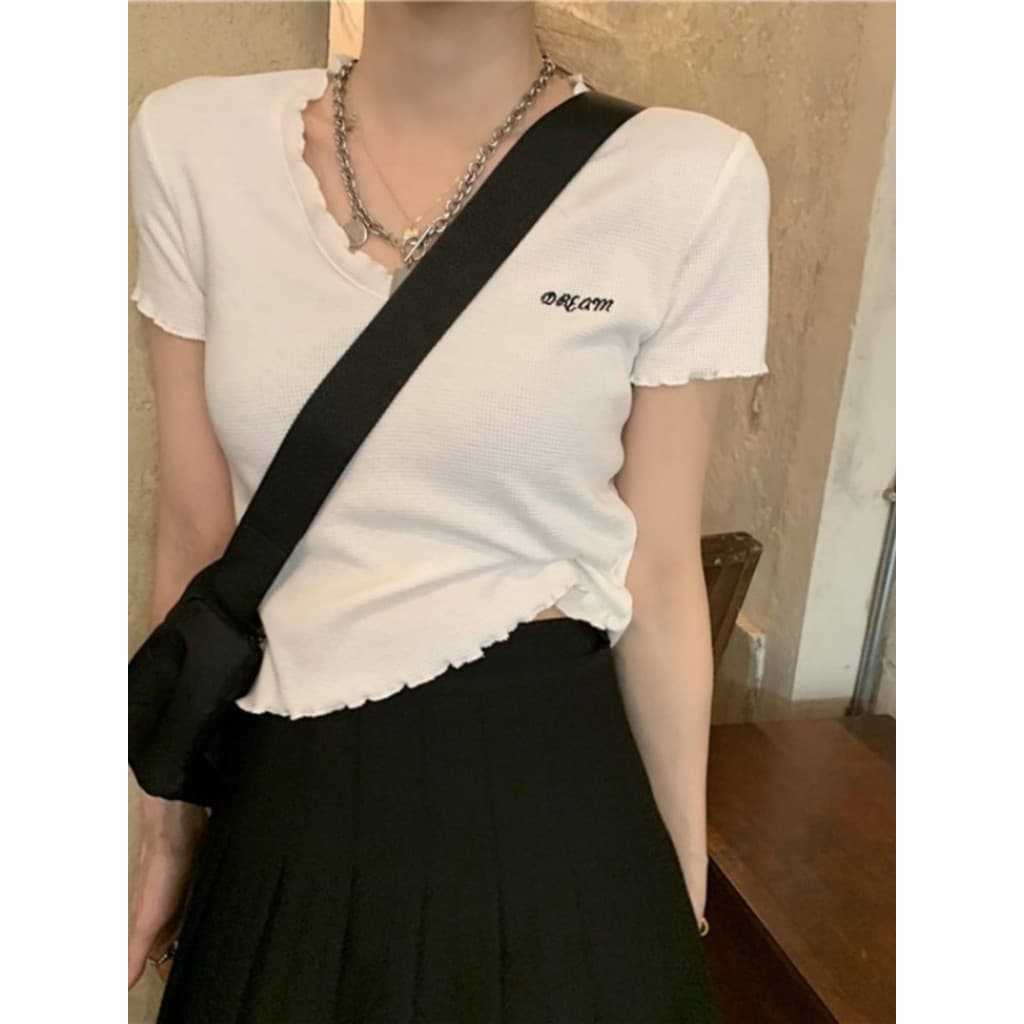 Agaric Edge camiseta de manga curta feminina verão 2026 novo estilo Design nicho com decote em V clavícula cintura alta