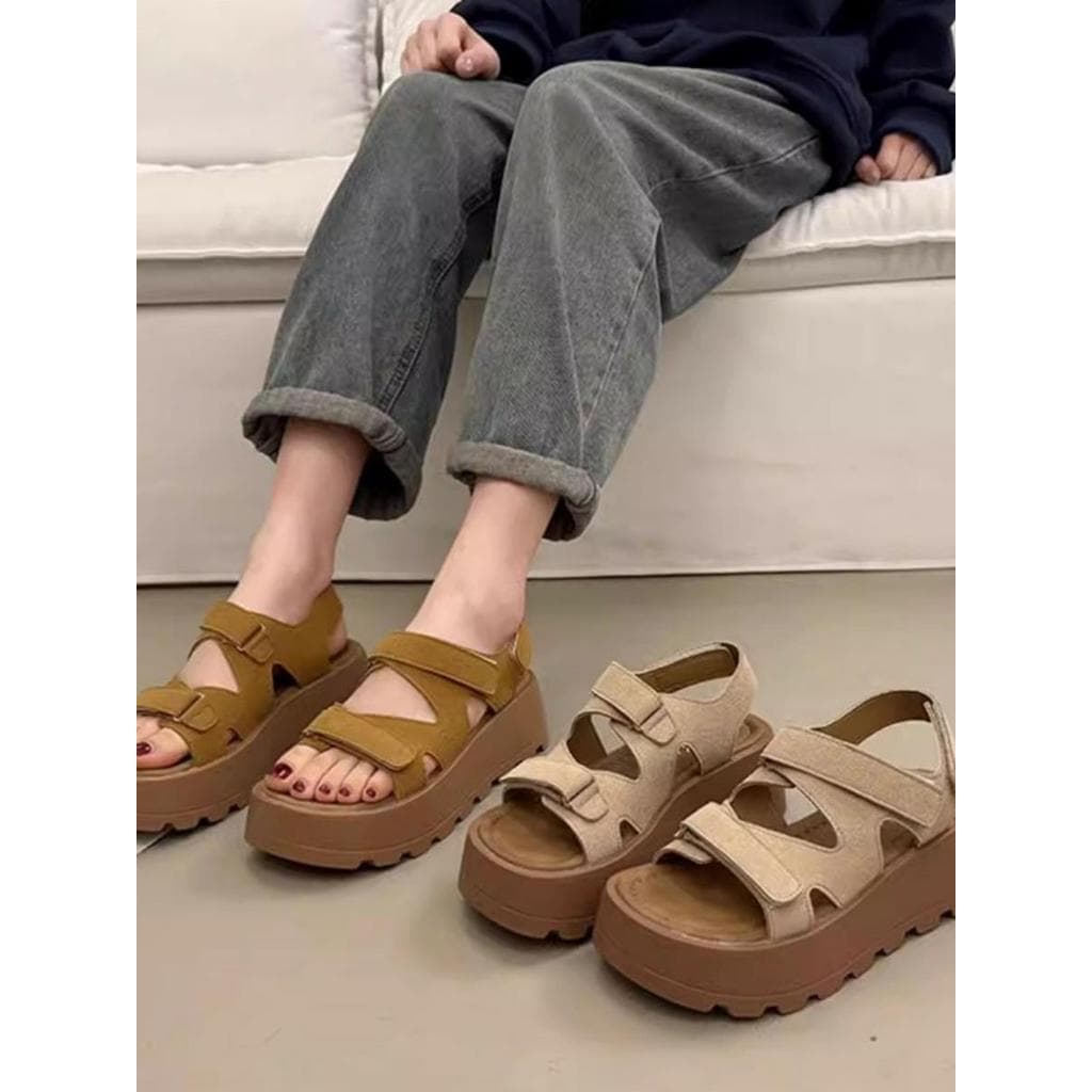 Pequena plataforma de aumento sola sandálias femininas 2026 verão novo estilo Retro moda All-Match Velcro sandálias roma