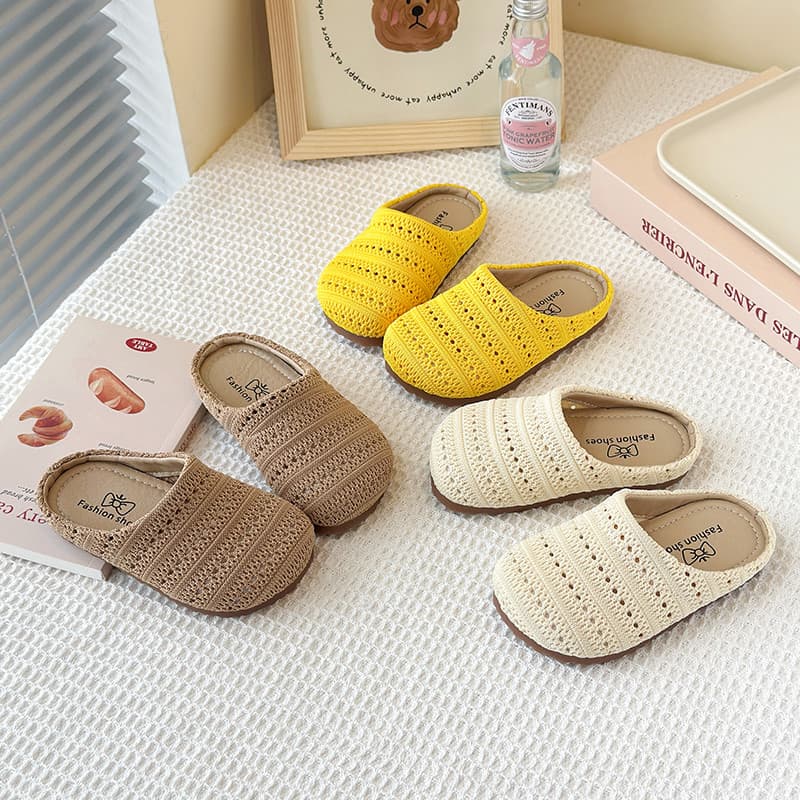 Meninas chinelos 2025 verão novo estilo sapatos infantis meninas bebê princesa sapatos sola macia Baotou Anti-deslizamen