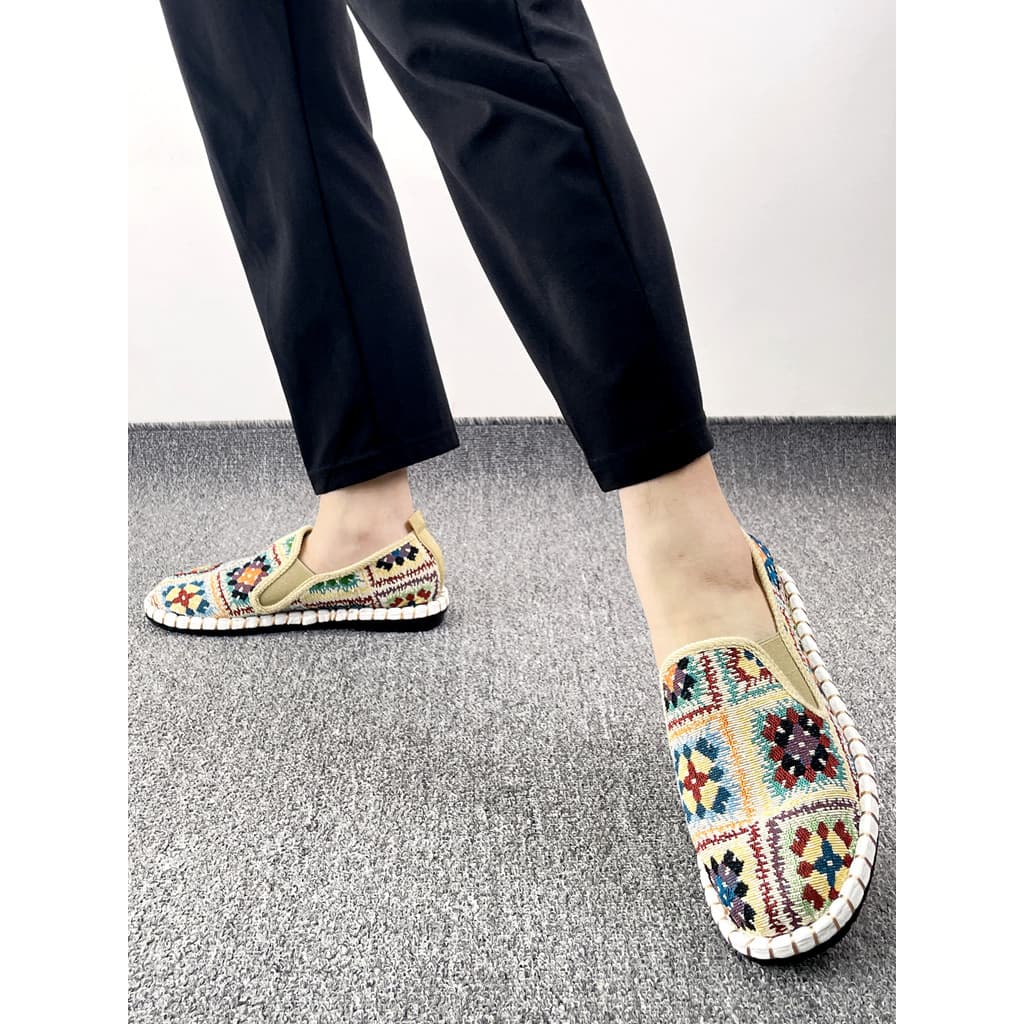 Verão novo estilo velho pequim sapatos de pano masculino sola macia respirável um Pedal não cansado leve resistente ao d