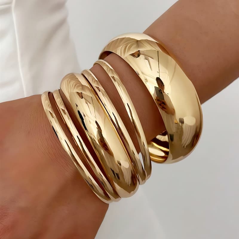 Conjunto De Pulseira Larga De Metal Brilhante Para Mulheres Design De Linha Espiral Em Negrito Superfície Lisa Empilháve