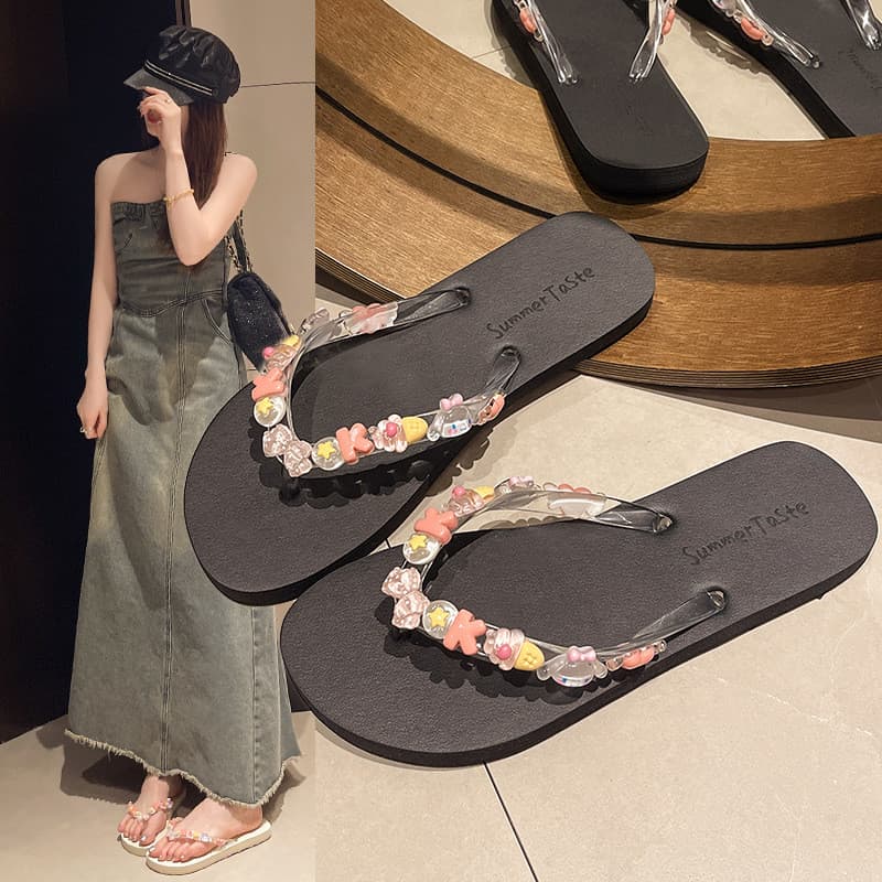 Chinelos de sola grossa de strass feminino verão exterior Wear High-End sentimento 2025 novo estilo chinelos aumentados