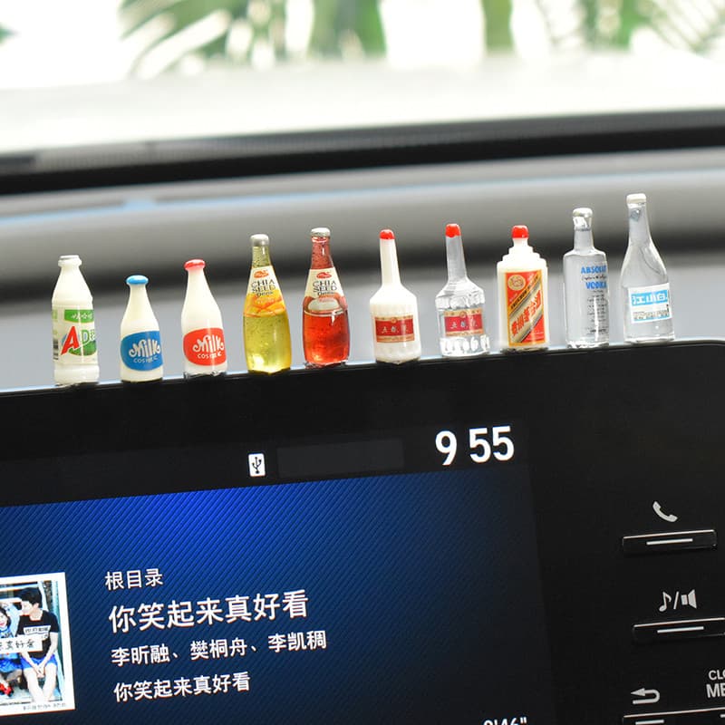 Decoração do carro Console central Mini único criativo simulação garrafa de bebida decoração Interior do carro supriment