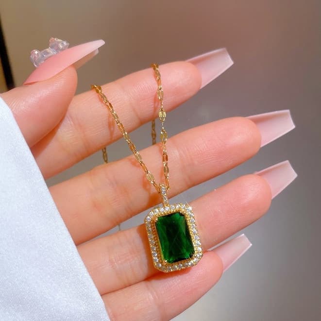 Colar de luxo HSLZ em aço de titânio, com pingente de cobre e jadeite totalmente microincrustado de diamantes, estilo in