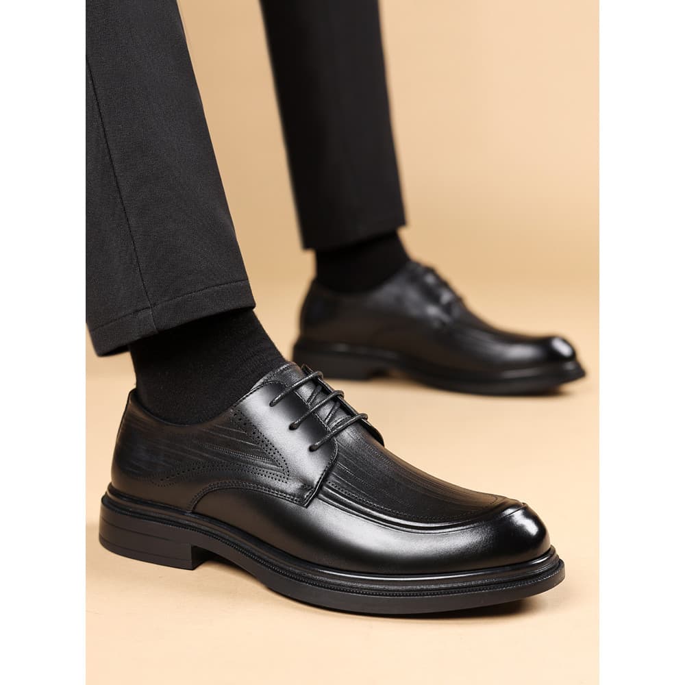 Sapatos masculinos de couro Formal estilo 2026 novo estilo sapatos de casamento noivo padrinhos couro genuíno superfície