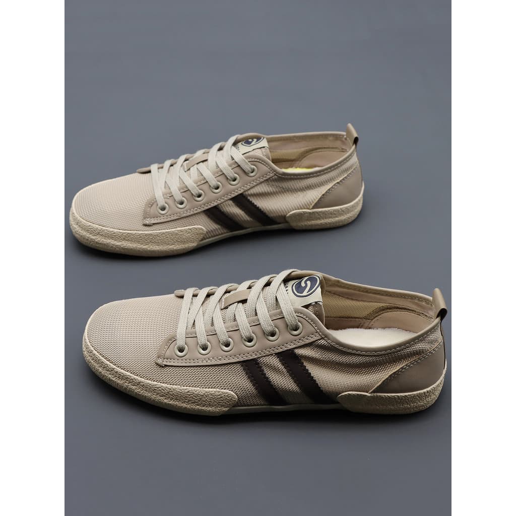 2026 verão novo estilo sapatos masculinos respirável malha oca sapatos casuais rendas baixo-topo All-Match leve sola mac