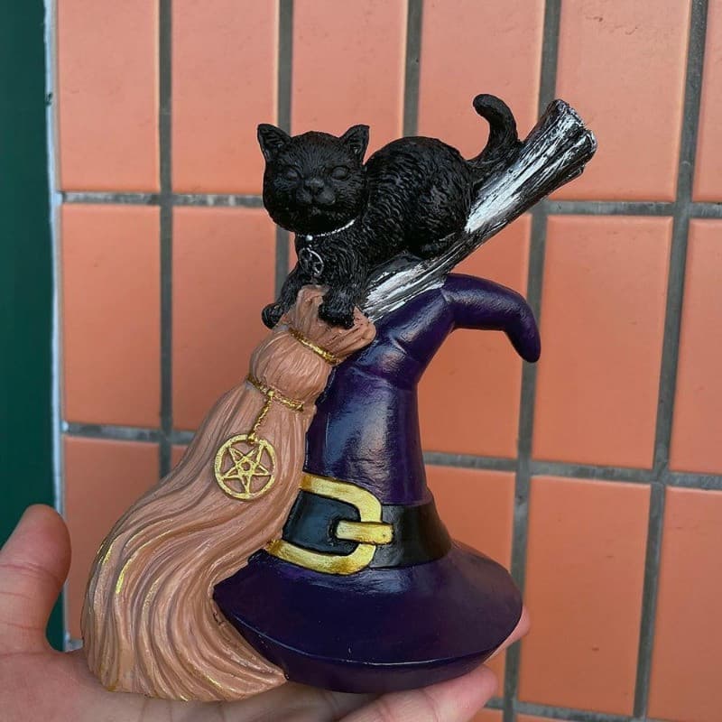 Gato Bonito Ornamento Vassoura Resina Artesanato Estatueta Mesa Arte Presente Mini Decoração De Casa Halloween