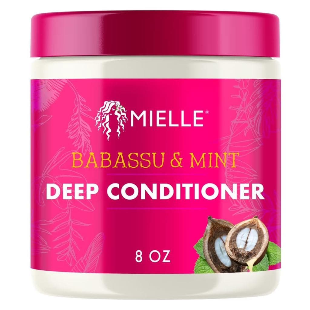 O condicionador capilar orgânico Mielle, que contém óleo de babaçu e óleo de hortelã-pimenta, é rico em proteínas e poss