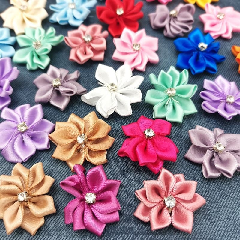 50 Unidades/Pacote Flores de Fita de Cetim de 2,8cm com Laços de Cristal Rosa para Artesanato, Costura, Apliques de Casa