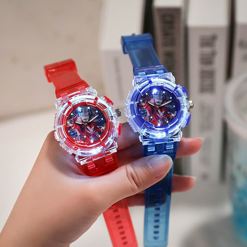 Relógio Luminoso Ultraman, Relógio Infantil com Luz Noturna de Desenho Animado, Relógio Eletrônico Esportivo LED para Es