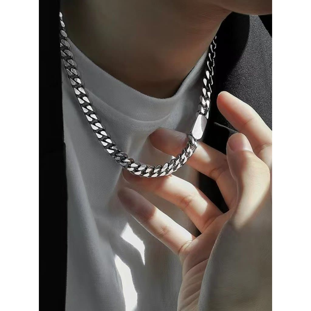 Colar com Pingente Colar Feminino Corrente Cubana Feminina Colar masculino na moda nicho Design All-Match masculino titâ