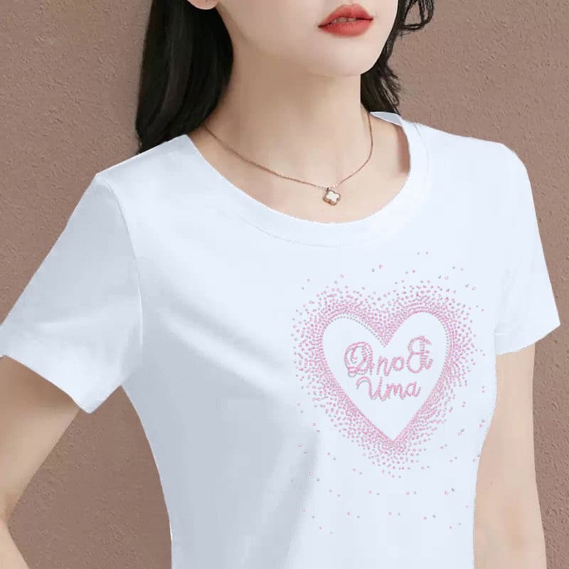 2026 novo estilo branco coração impressão de manga curta camiseta feminina em torno do pescoço mais magro olhar moda top