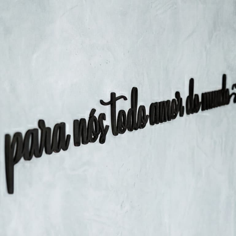 Frase MDF Parede Decorativa 135cm Para Nós Todo Amor do Mundo Quarto Casal Lettering Romântica
