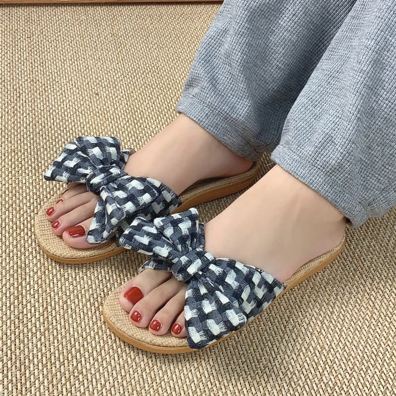 2024 novo estilo Bowknot casa chinelos de linho de algodão feminino verão uso doméstico sola grossa verão grama de cânha