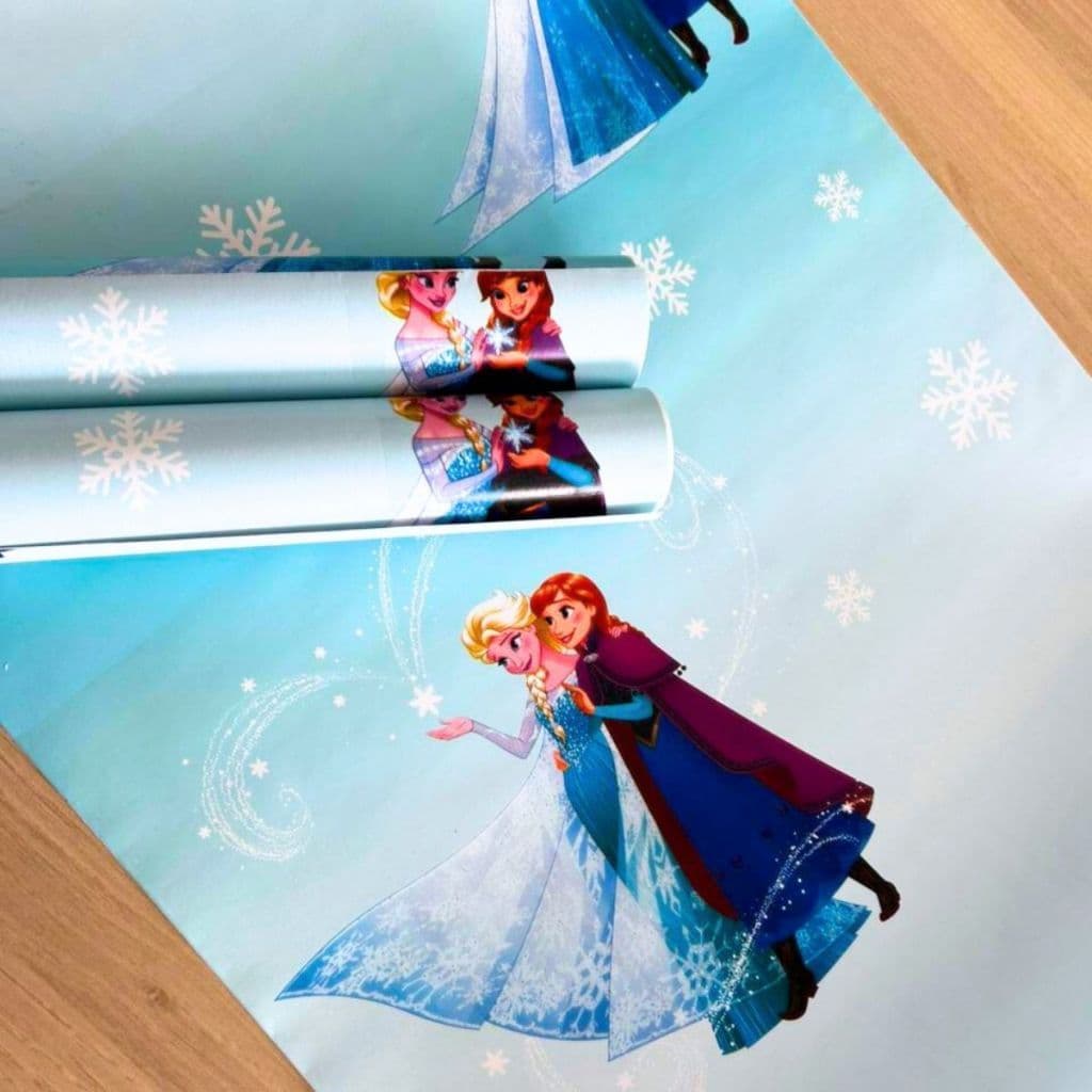 Papel de Parede Vinílico Adesivo Anna & Elsa Frozen Disney Infantil / Teens Lavável 5MX45CM