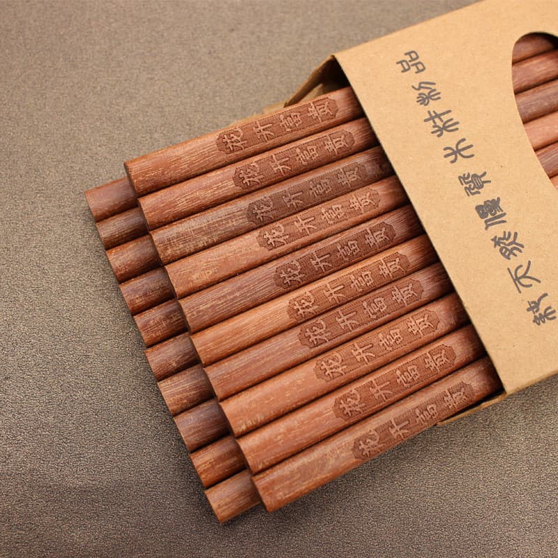 Pauzinhos de madeira maciça para uso doméstico, feitos de madeira de asa de frango e sândalo vermelho, gravados, antider