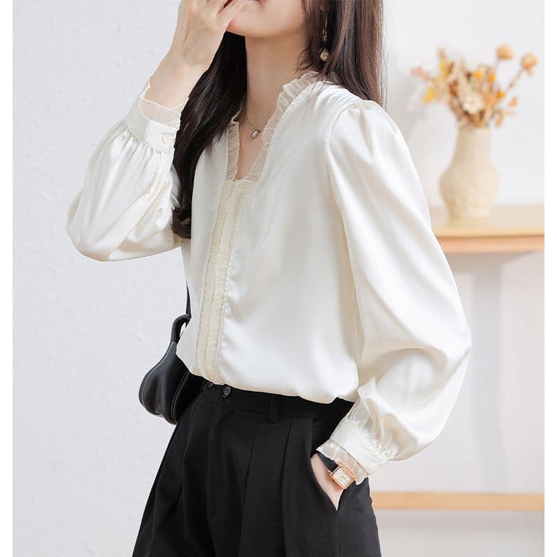 Novo francês Chiffon com decote em V chique High-End nicho camisa de manga comprida moda fungo borda topo feminino na mo