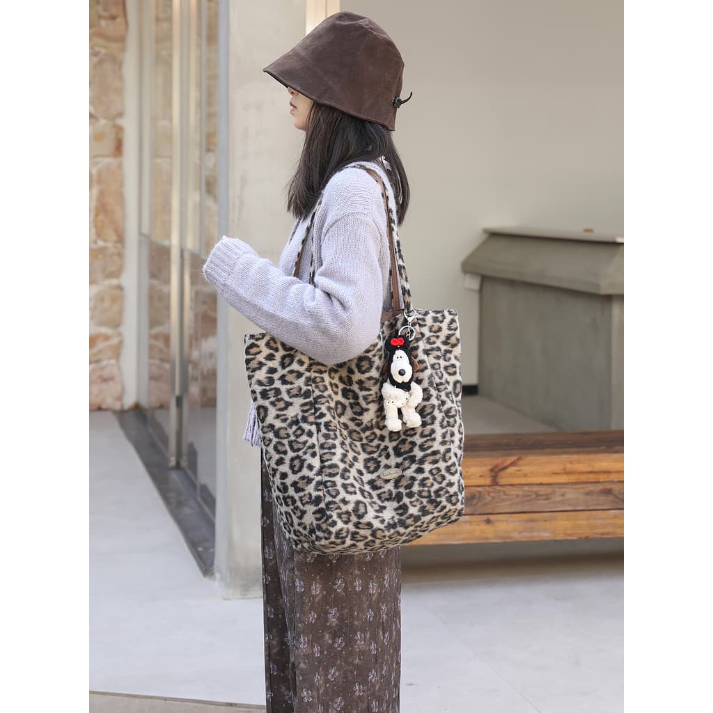 Coreano Casual pelúcia leopardo impressão sacola estilo preguiçoso carta náilon um ombro axilas saco de compras dupla fa
