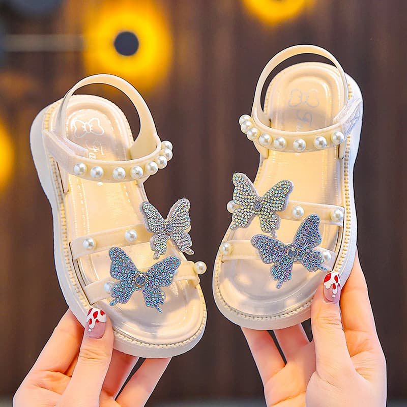 Meninas sandálias 2026 novo estilo verão meninas moda bonito meninas sapatos sola macia arco strass sapatos de princesa
