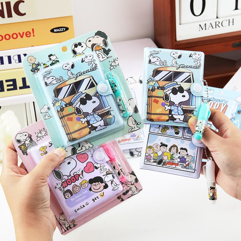 1 caderno Snoopy novo (cor aleatória), conjunto de papelaria com tema de desenho animado, inclui caneta esferográfica Re