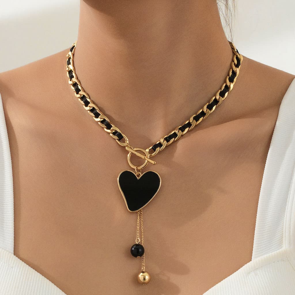 Tecido De Veludo Preto Corrente Em Forma De Coração Pingente Colar Feminino Estilo Legal Clavícula Borla Decoração
