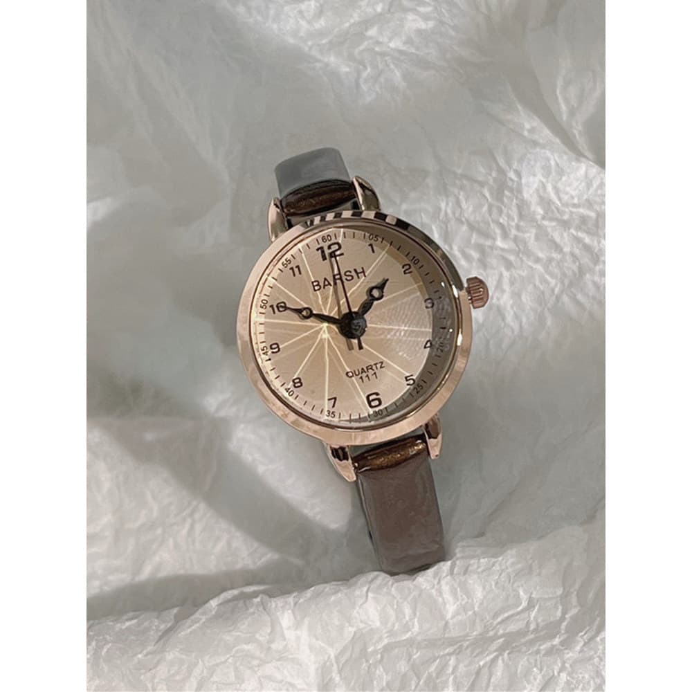 relogio feminino pequeno relogio feminino luxo Relógio Retro feminino luz luxo nicho júnior estudantes do ensino médio n