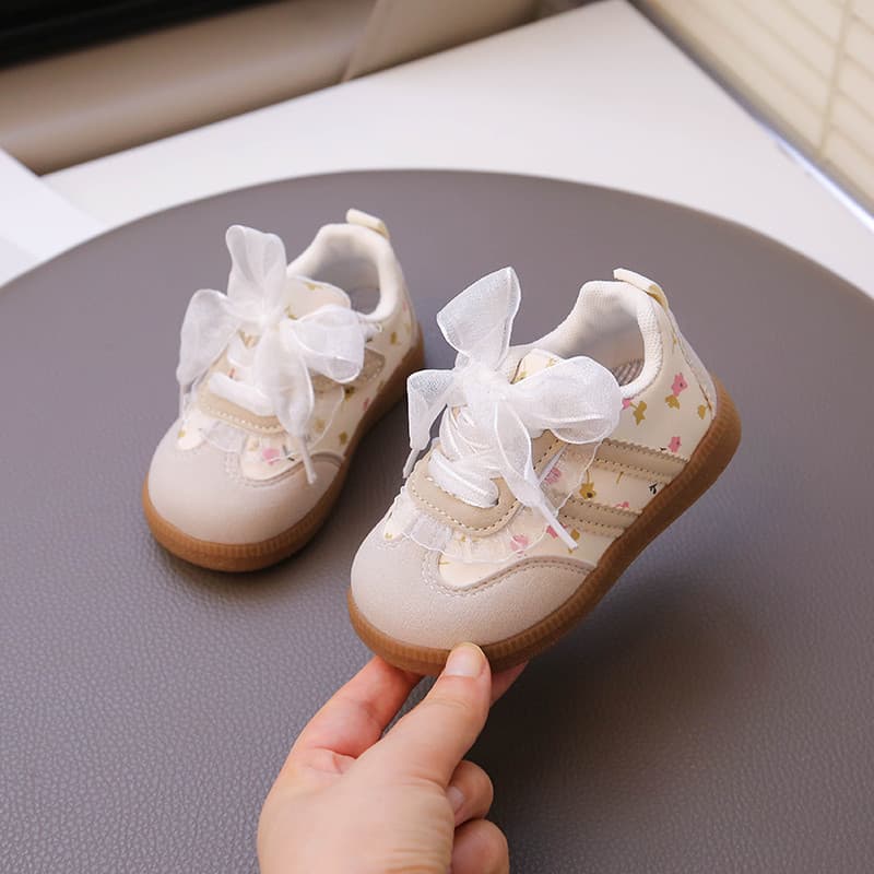 Feminino sapatos de bebê primavera outono 2026 novo estilo tênis infantis bebê sola macia Anti-deslizamento sapatos da c