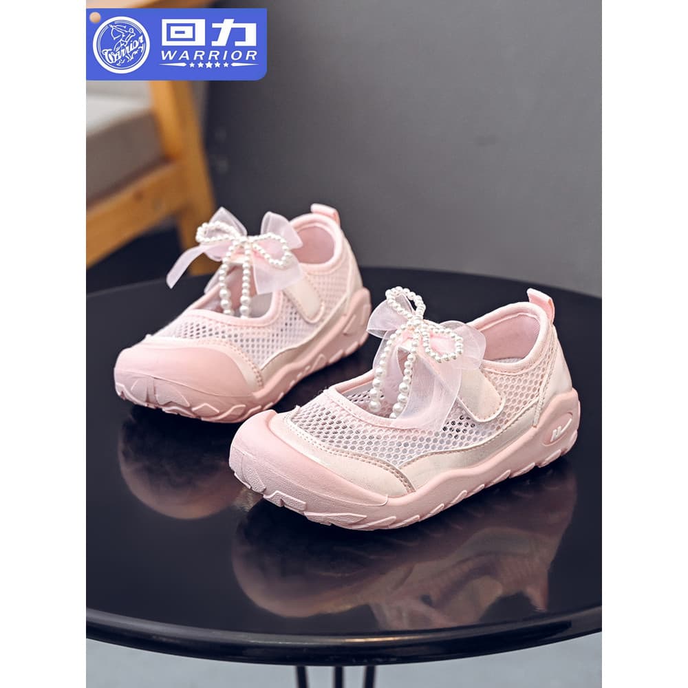 Puxar para trás sapatos infantis meninas sandálias esportivas 2026 verão novo estilo único Net oco quadro sapatos bonito