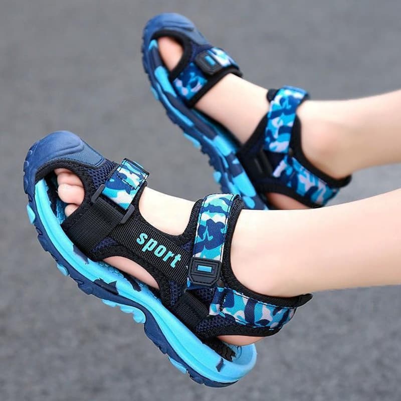 Camuflagem Baotou sandálias infantis meninos cobrir pés 2026 novo estilo verão na moda menino sapatos sete oito nove ano
